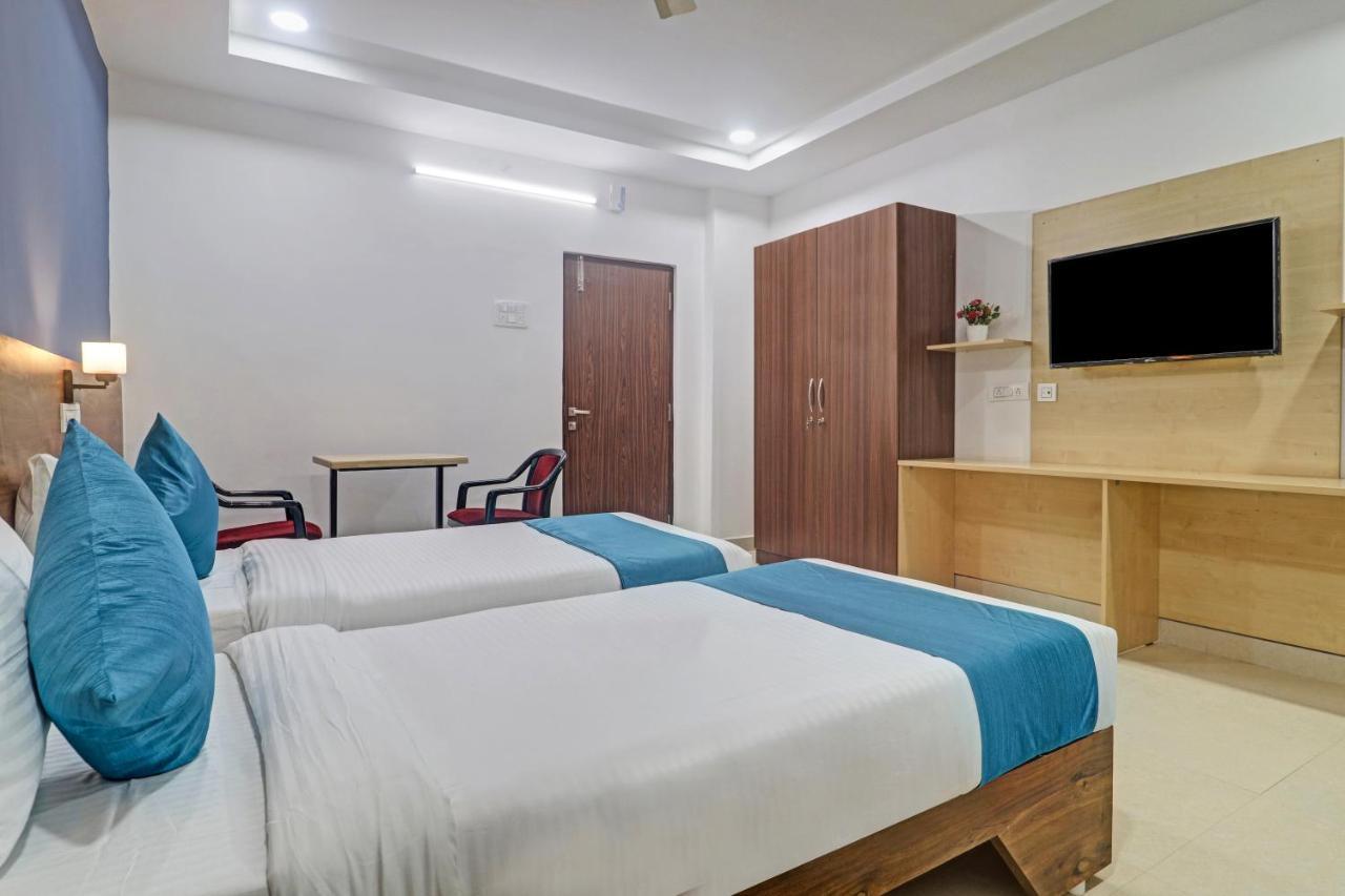 The Balcony Hotel Hyderabad Exterior photo
