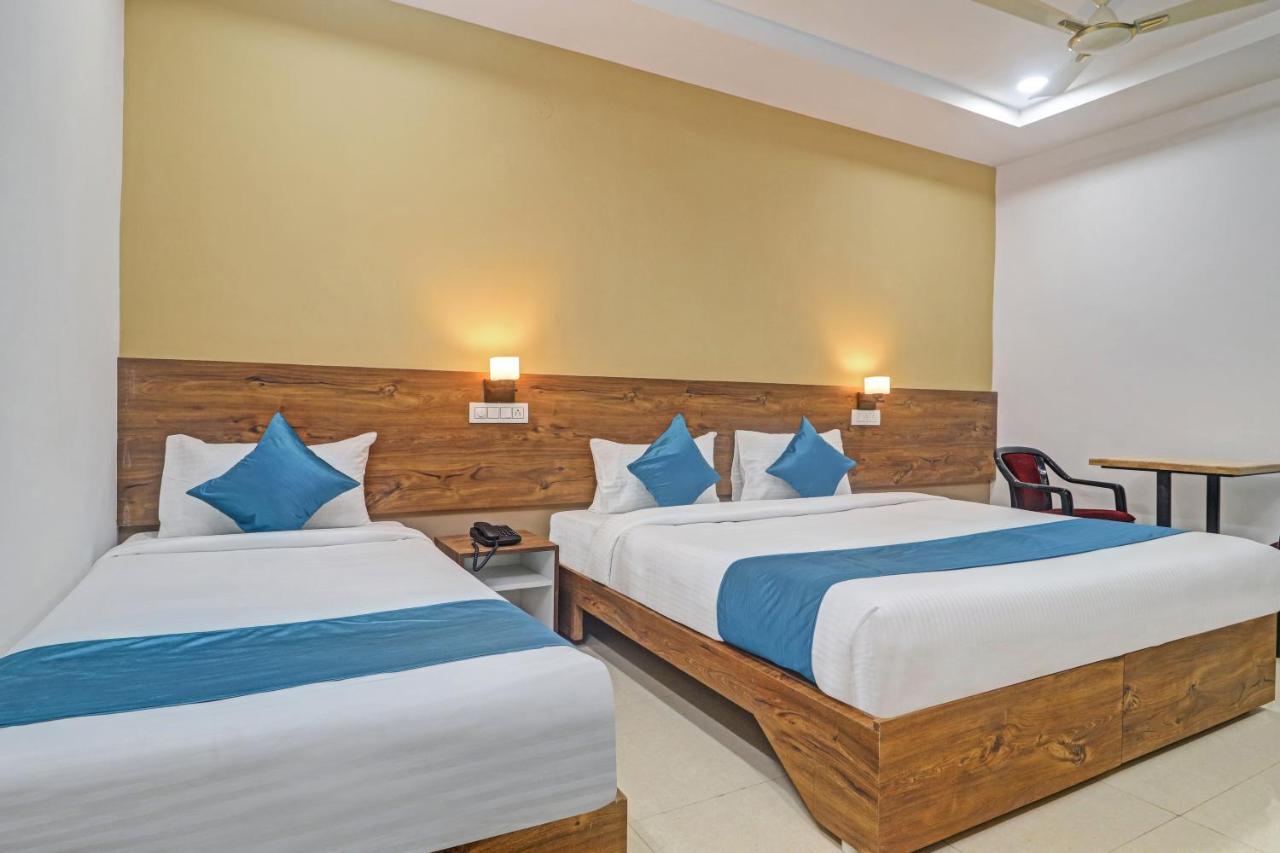 The Balcony Hotel Hyderabad Exterior photo