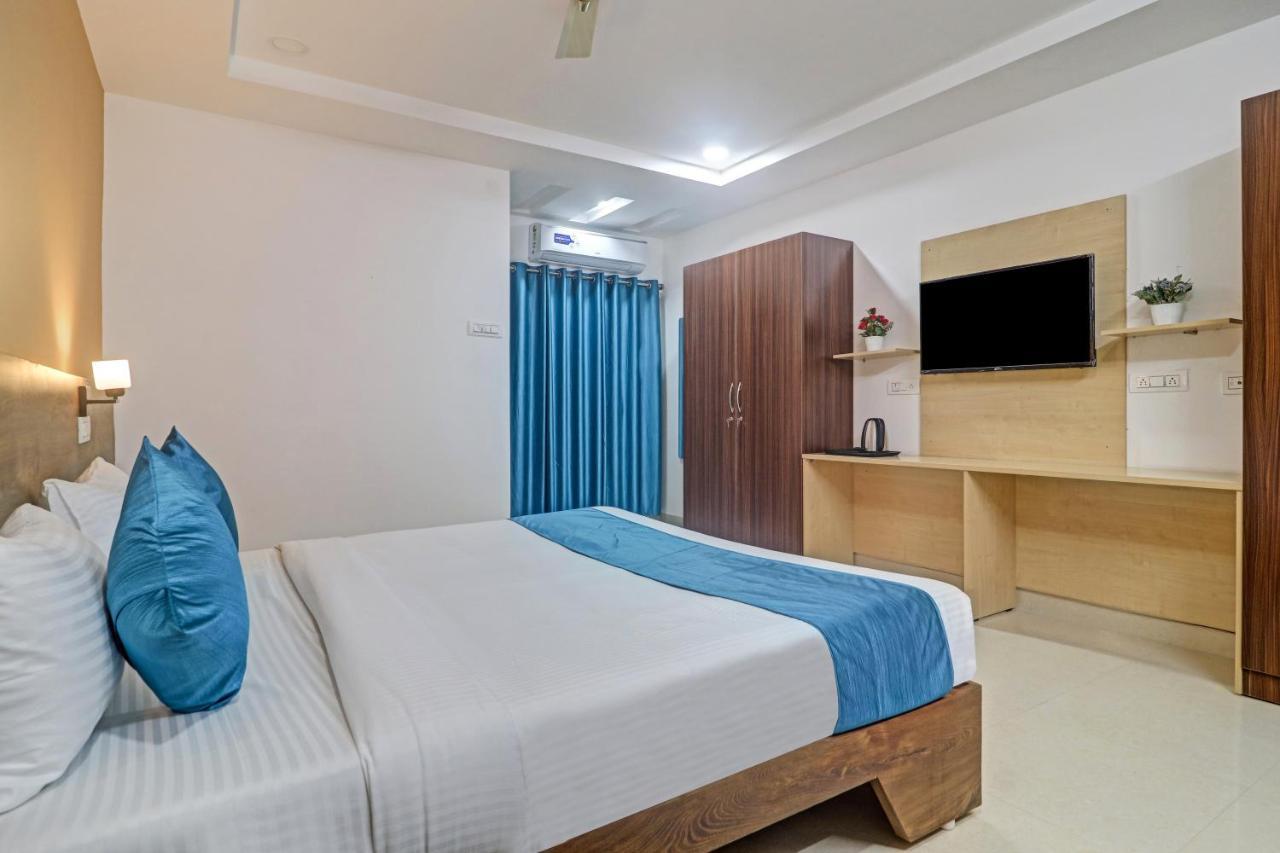 The Balcony Hotel Hyderabad Exterior photo
