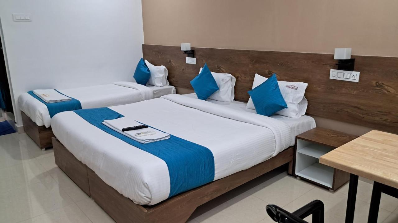 The Balcony Hotel Hyderabad Exterior photo