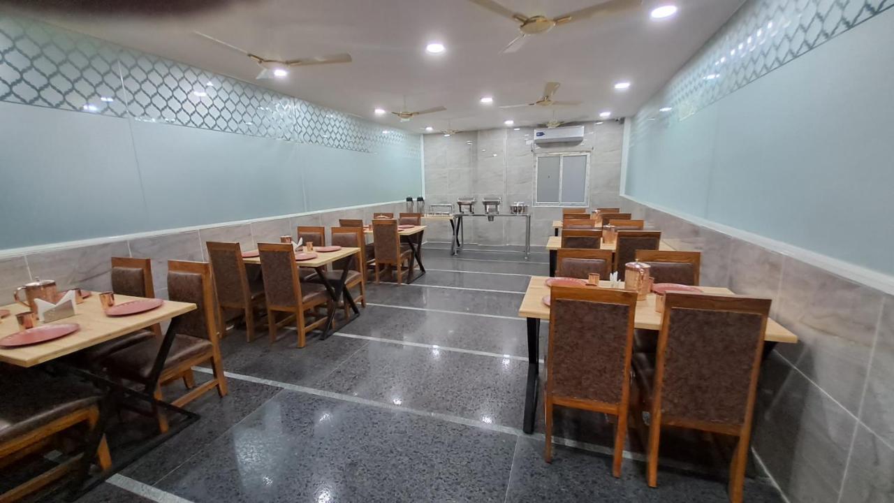 The Balcony Hotel Hyderabad Exterior photo