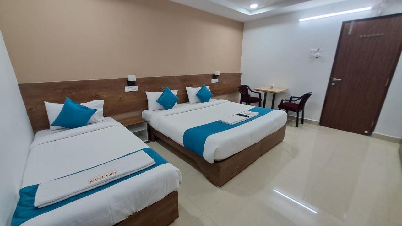 The Balcony Hotel Hyderabad Exterior photo