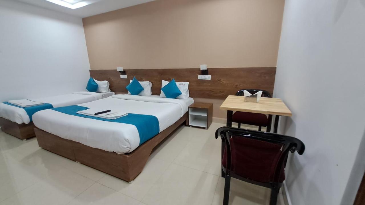 The Balcony Hotel Hyderabad Exterior photo